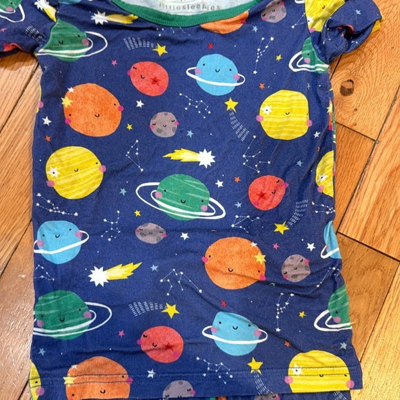 Little sleepies 2T sleepy galaxy short set - Picture 2 of 3